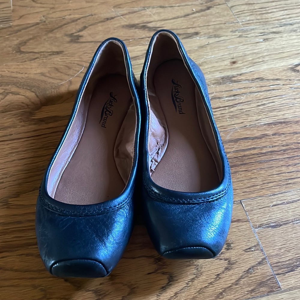 Lucky brand black leather ballet flats. Cute and comfy, but def. a 6 not 6-1/2